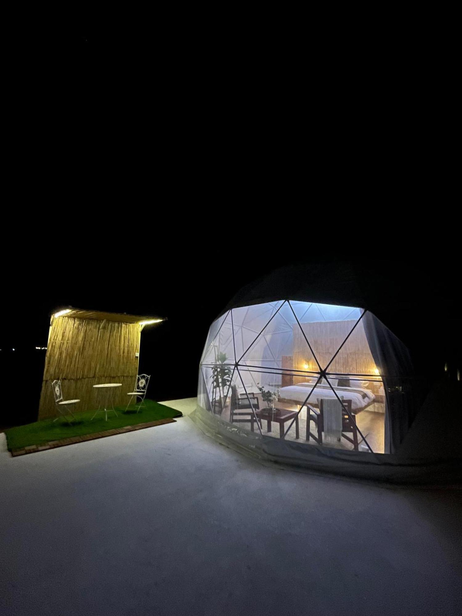 Bubbles Domes Private One مكان تخييم Badīyah